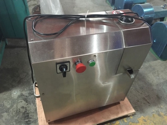 전압 110V/220V/380V에서 식품 음료용 4 롤러 설탕 줄기 압축 기계