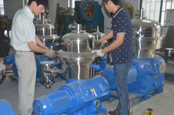 500 KG 용량 1000L / H 자동 청소와 함께 우유 크림 분리 2200 * 1350 * 1150mm