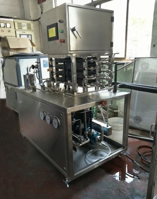 50kg/h 토마토 페이스트 실험실 살균기 SUS304/SUS316 재료와 완전한 자동화
