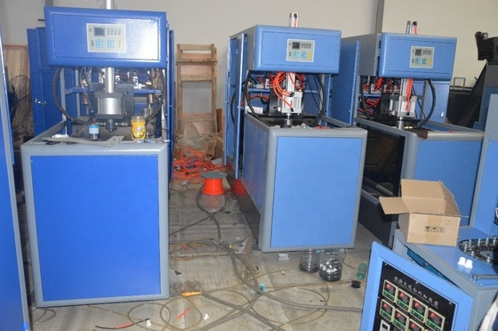 110v/220v/380v/415v/480v 전압 반 자동 5 갤런 플라스틱 병 불기 기계