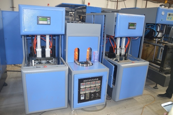 첨단 반 자동 원형 플라스틱 병 제조 기계 부피 크기 0.1-2L PLC MITSUBISHI