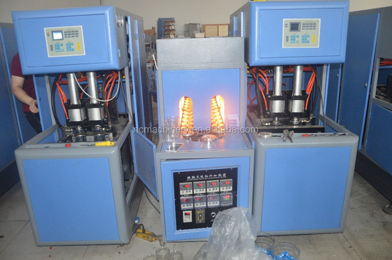 첨단 반 자동 원형 플라스틱 병 제조 기계 부피 크기 0.1-2L PLC MITSUBISHI