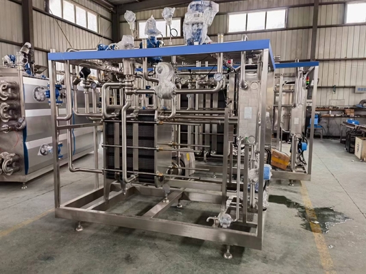 8000 KG 용량 판 타입 Uht 우유 처리 라인 35KW 전력 우유 살균기